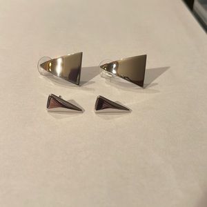 Set of 2 triangular earrings costume silver